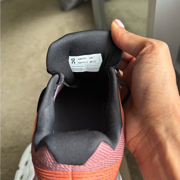 On Running' CloudGo Wide Shoes - Picture 10 of 13